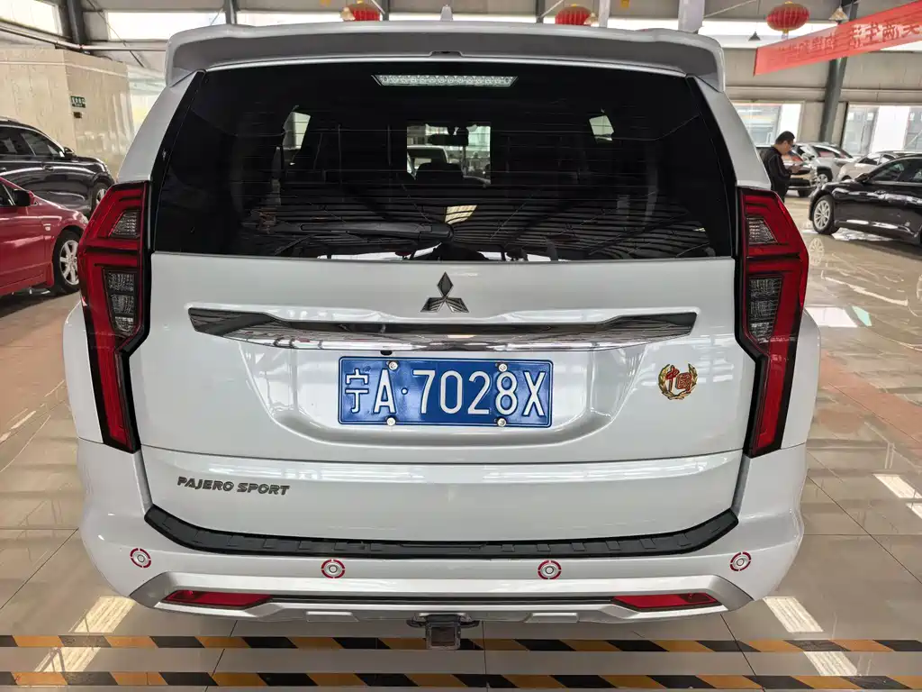 Mitsubishi Pajero 2021