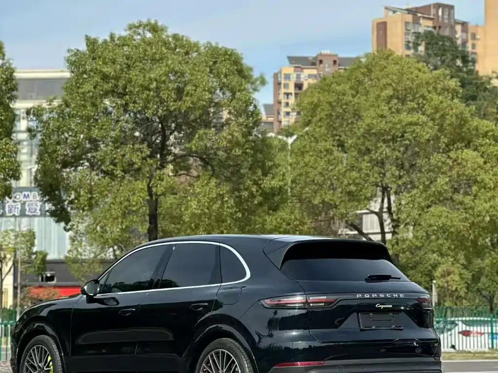 Porsche Cayenne 2023