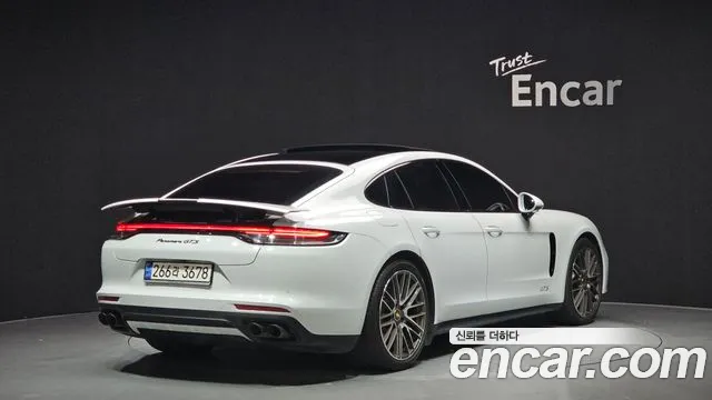 Porsche Panamera 2022