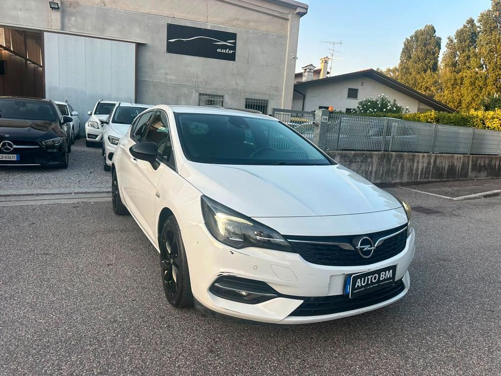 Opel Astra 2021