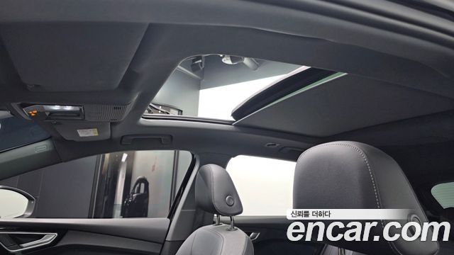 Audi Q4 e-tron 2024