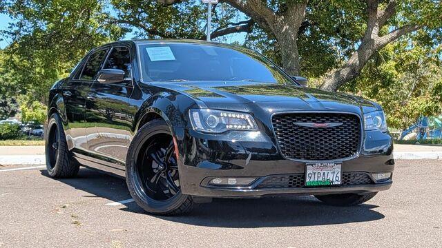 Chrysler 300 2021