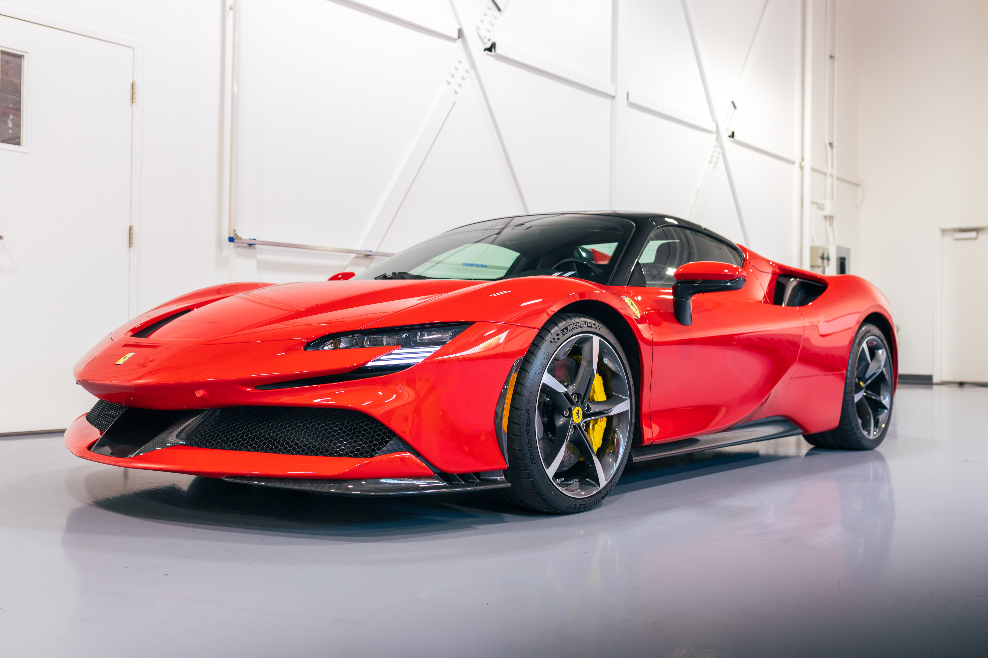 Ferrari SF90 2025
