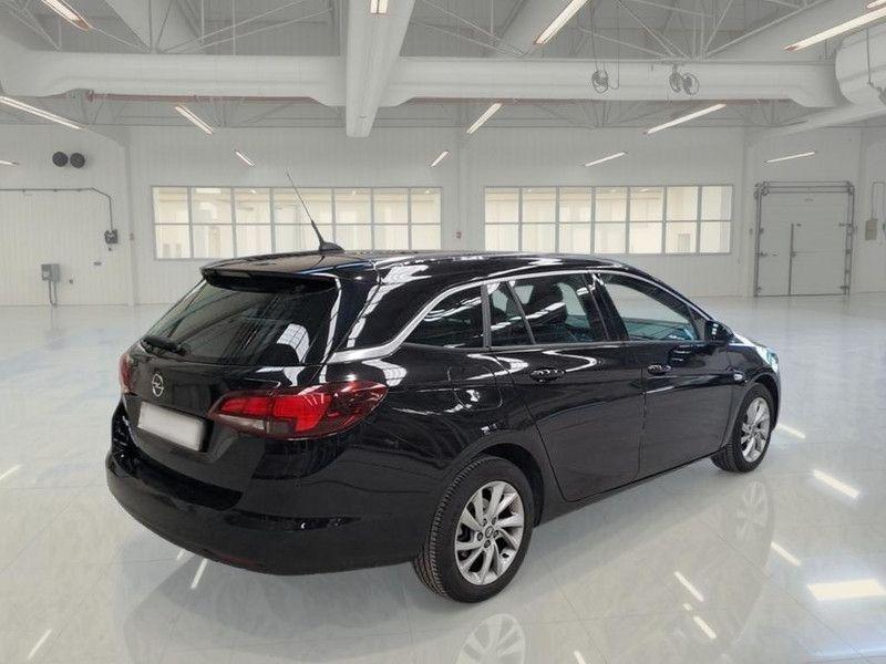 Opel Astra 2021