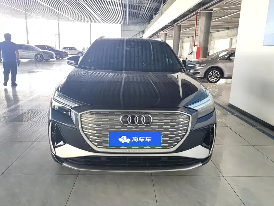 Audi Q4 e-tron 2023