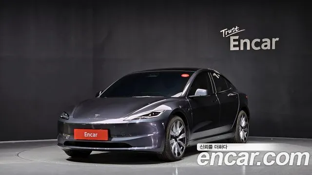Tesla Model 3 2024