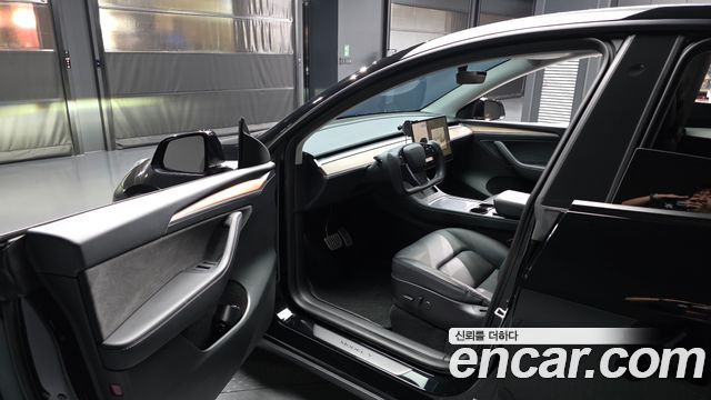 Tesla Model Y 2023