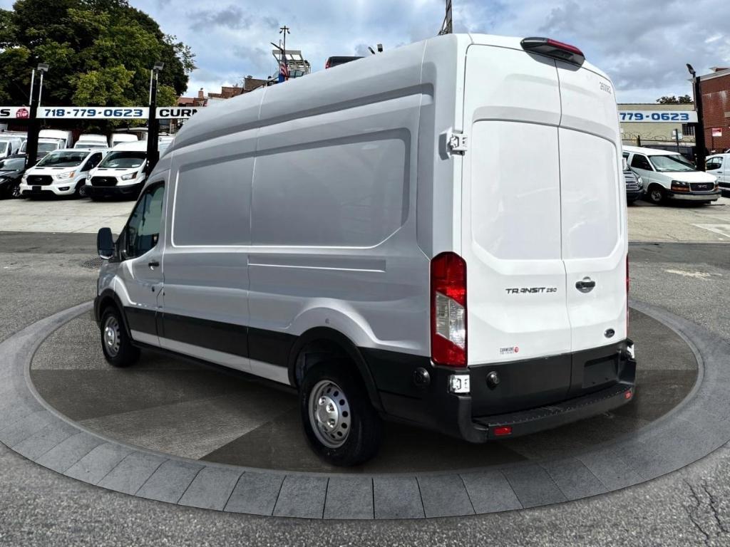 Ford Transit 2023