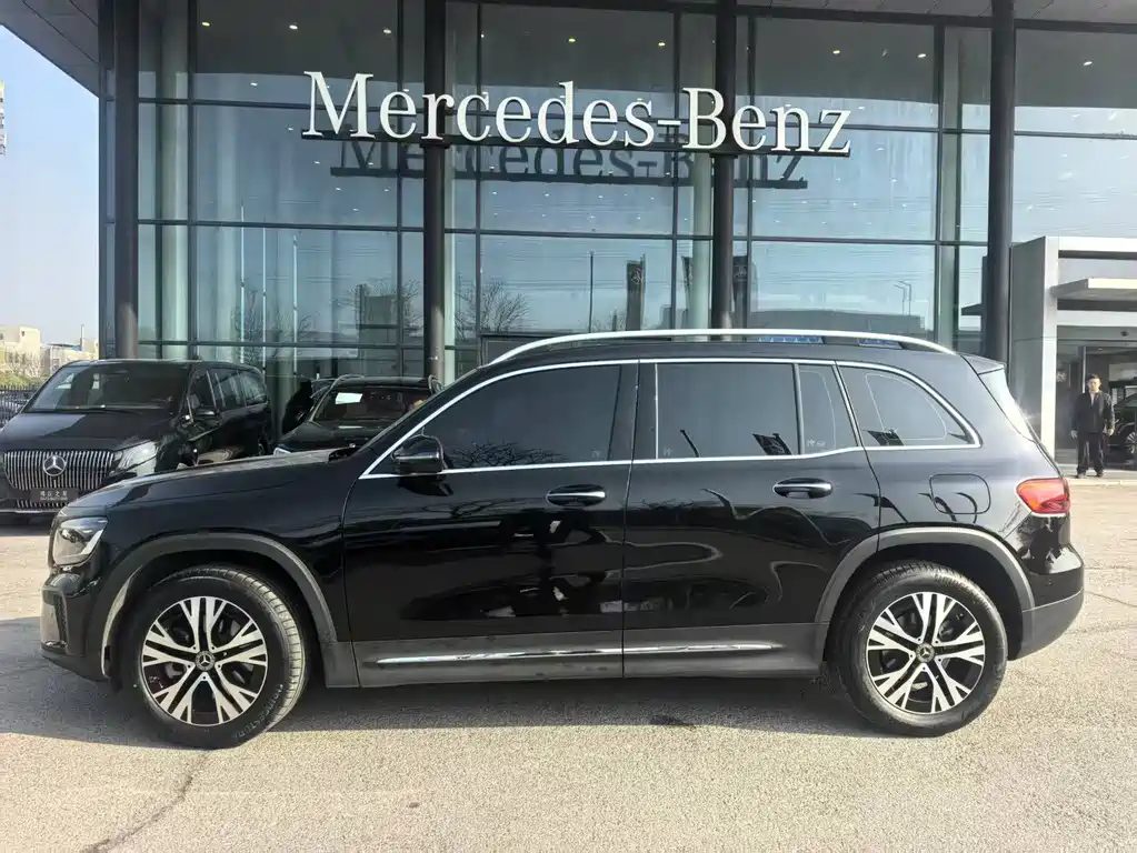 Mercedes-Benz GLB 2025