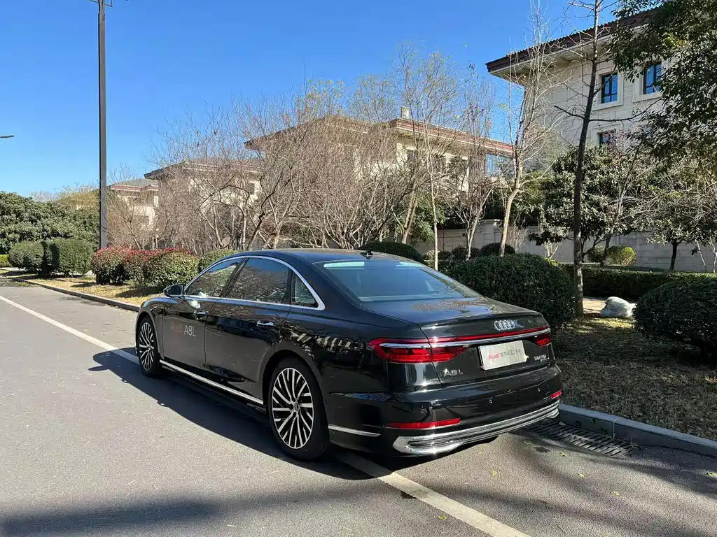 Audi A8 2024