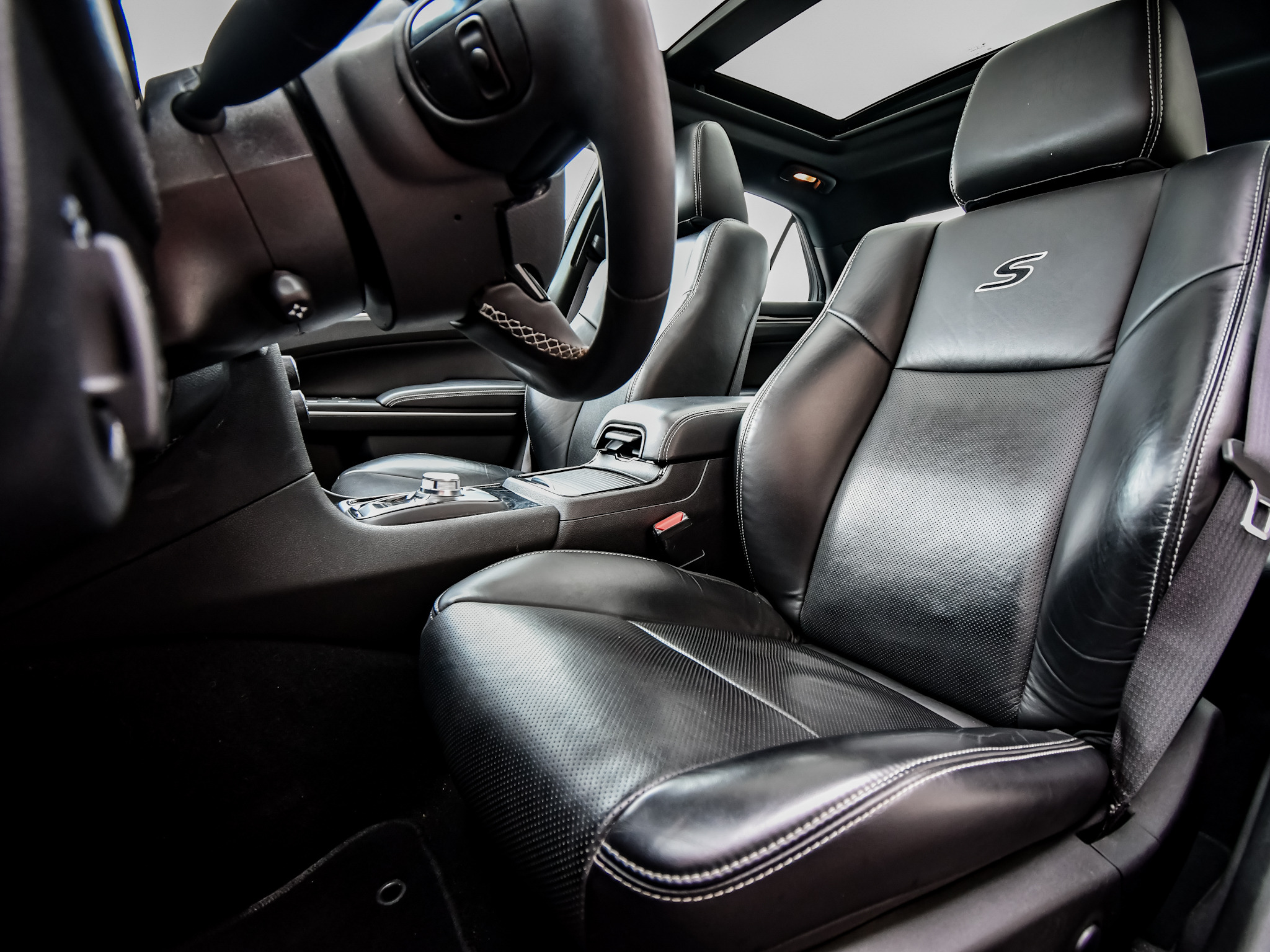 Chrysler 300 2023