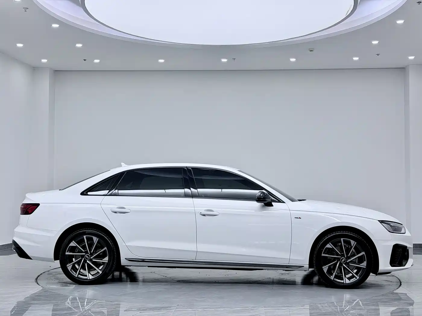 Audi A4 2023
