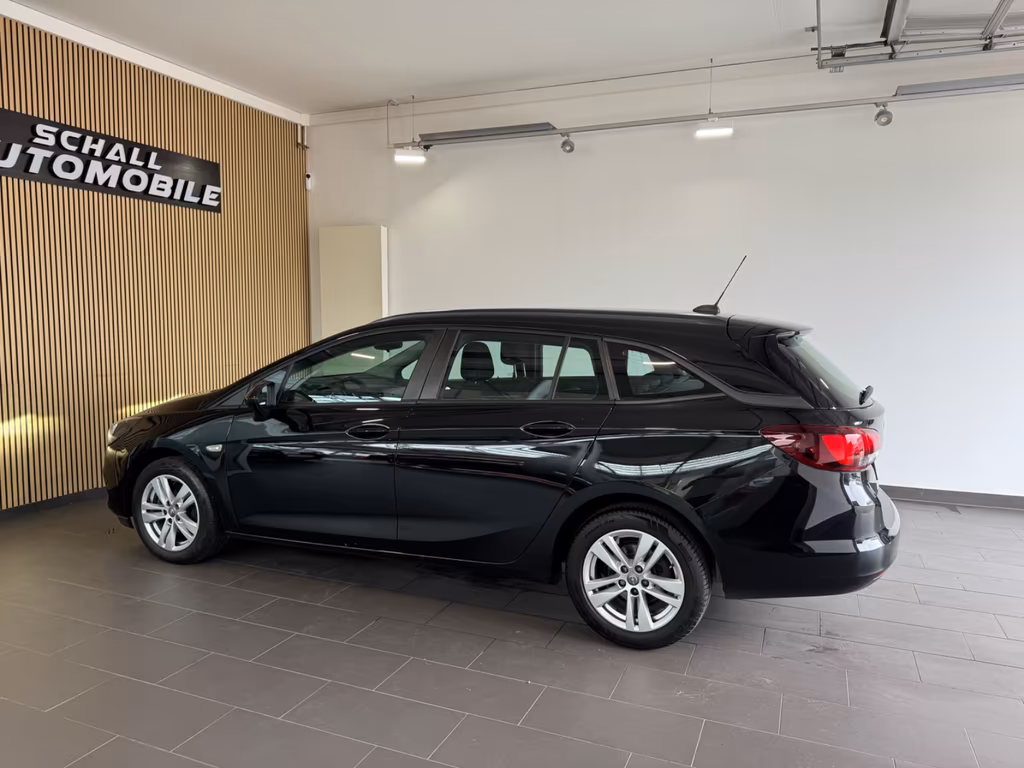 Opel Astra 2021