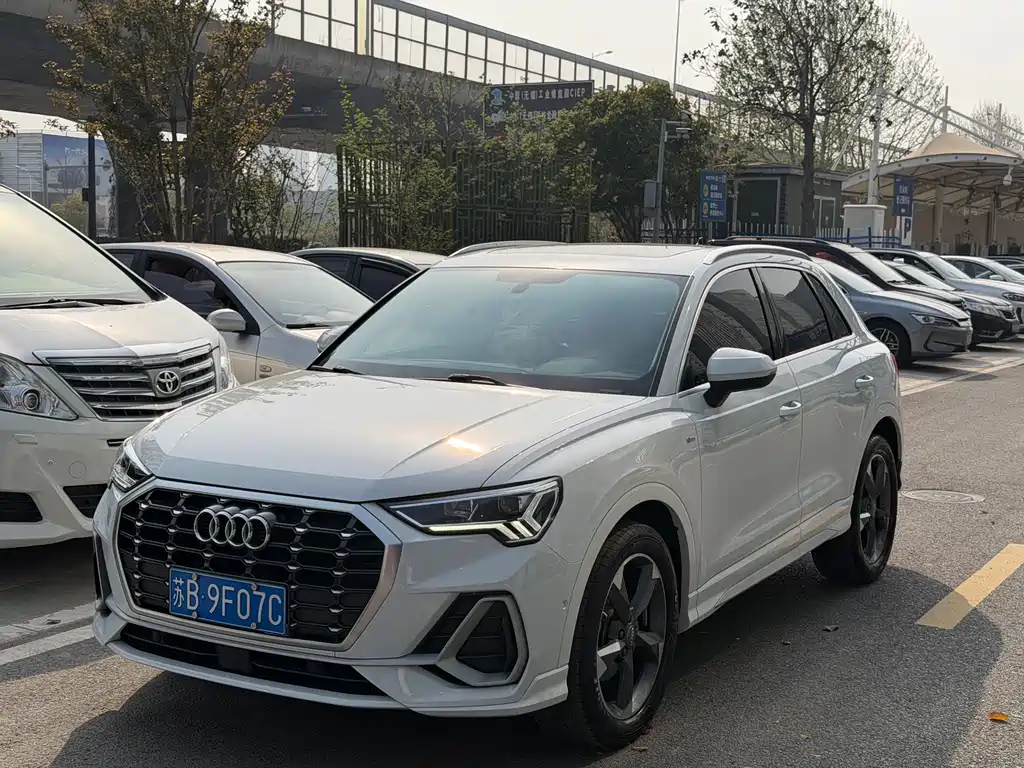 Audi Q3 2021