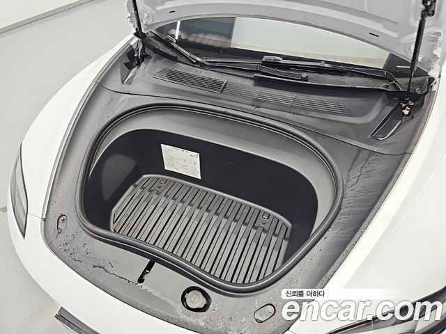 Tesla Model 3 2025