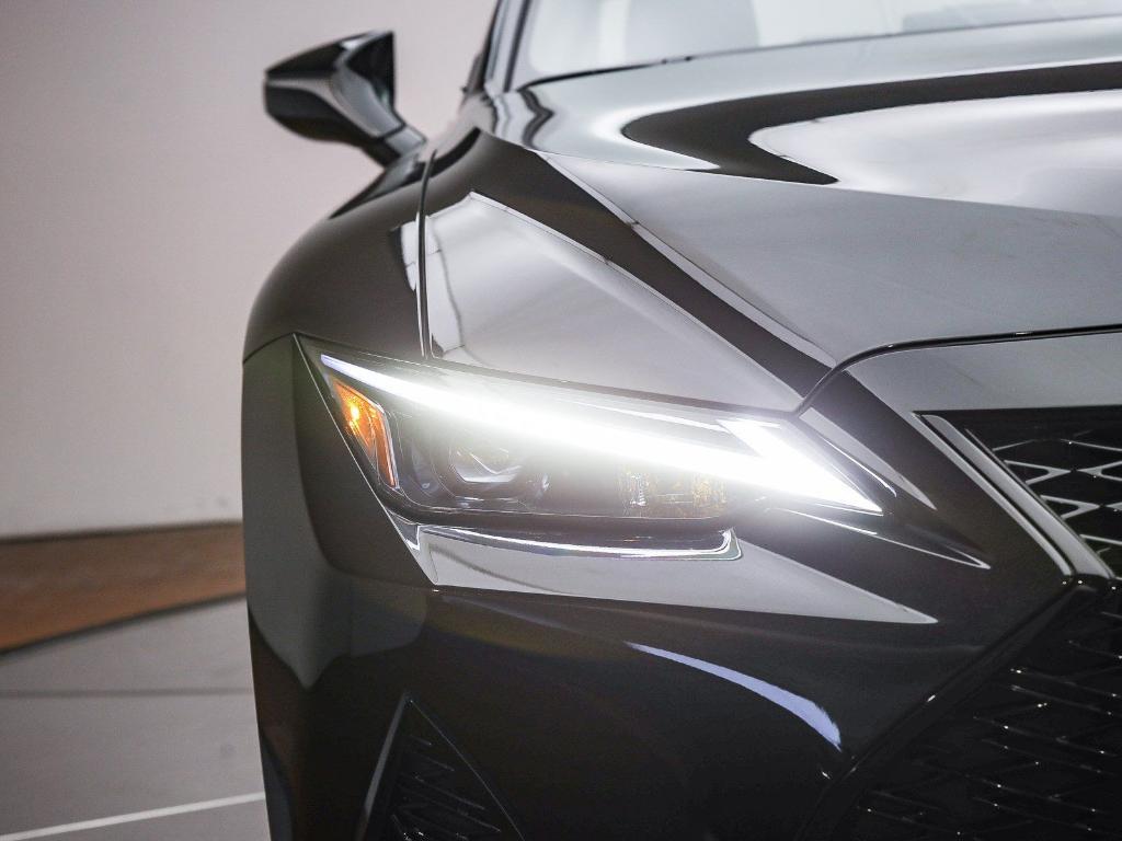 Lexus IS 300 2025