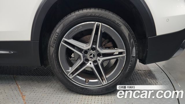 Mercedes-Benz GLB 2021