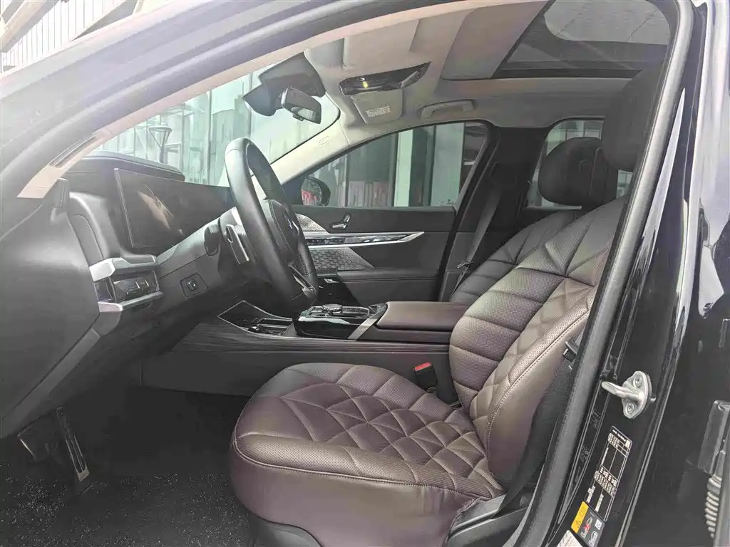 BMW i7 2023