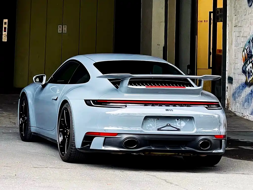 Porsche 911 2025