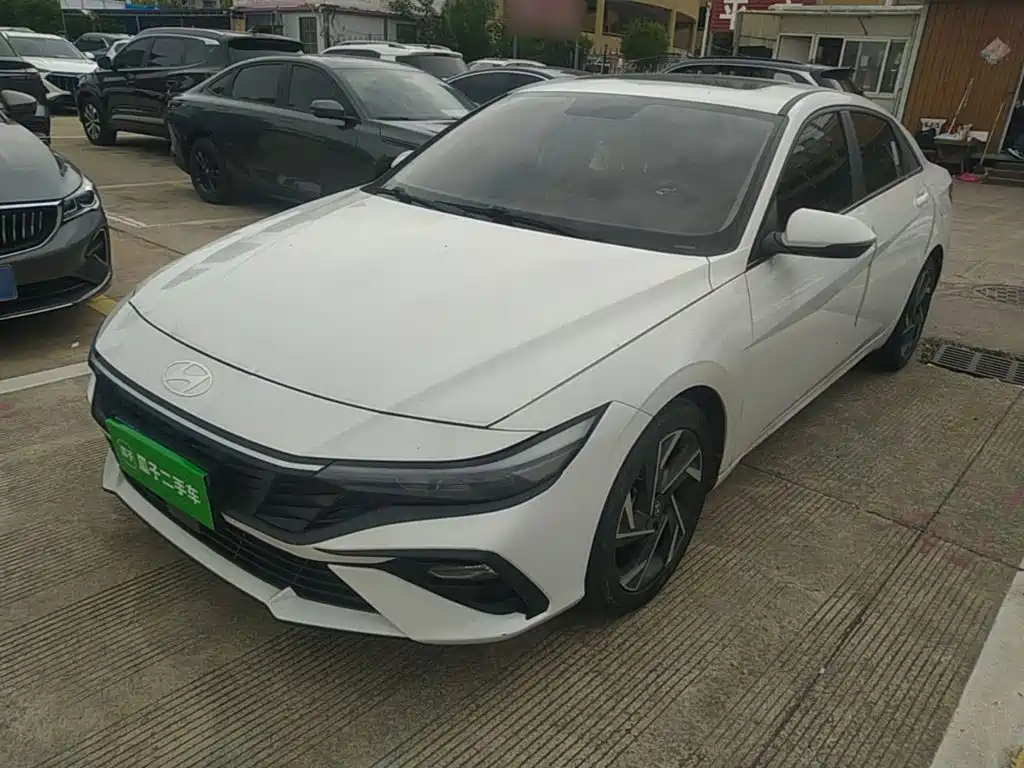 Hyundai Elantra 2024