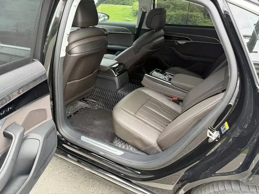 Audi A8 2025