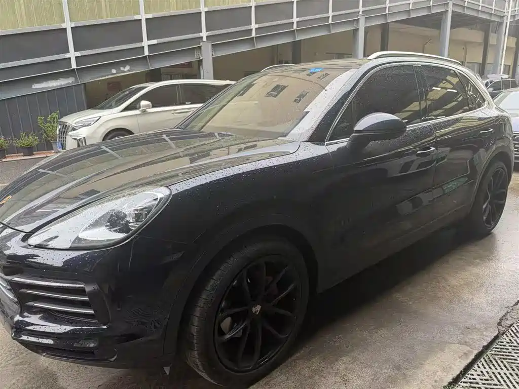 Porsche Cayenne 2021