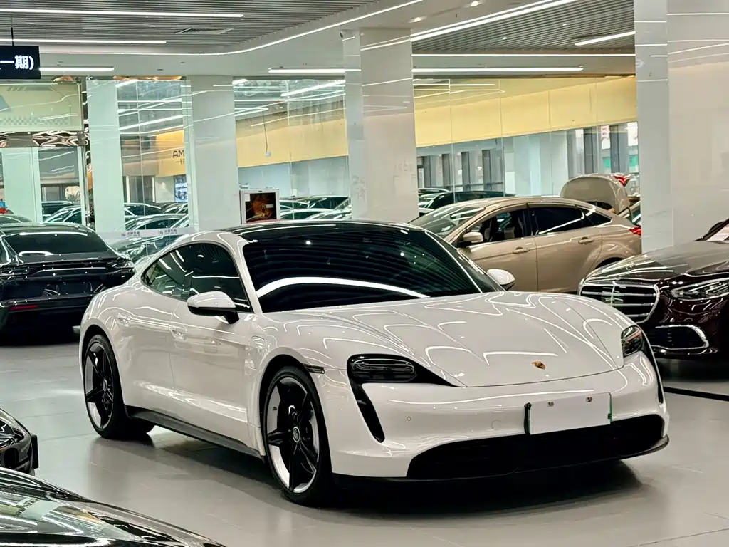 Porsche Taycan 2021