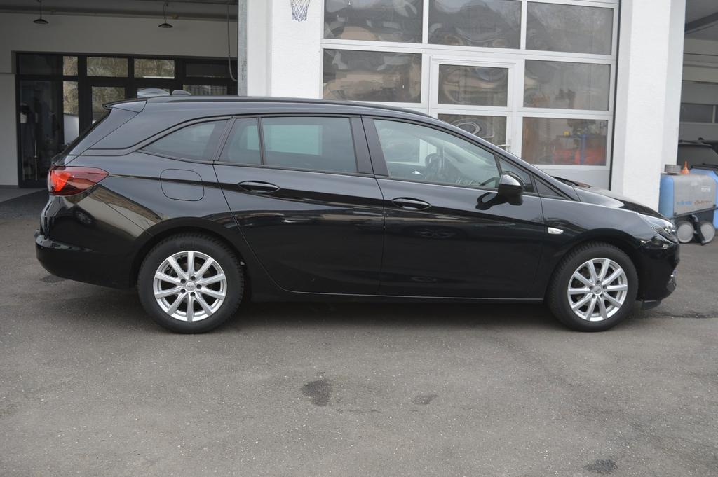 Opel Astra 2022