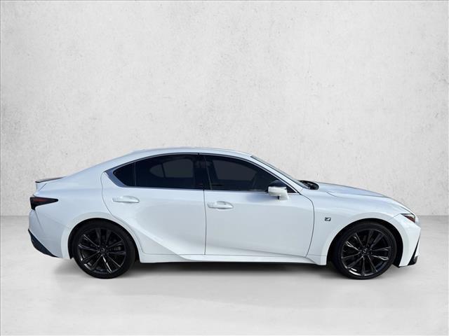 Lexus IS 2022