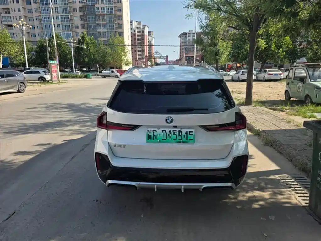 BMW iX1 2024