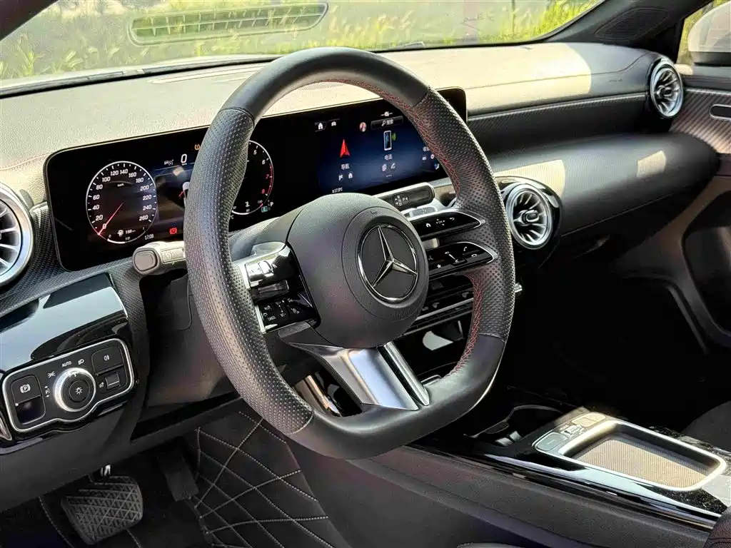 Mercedes-Benz A-Класс 2024