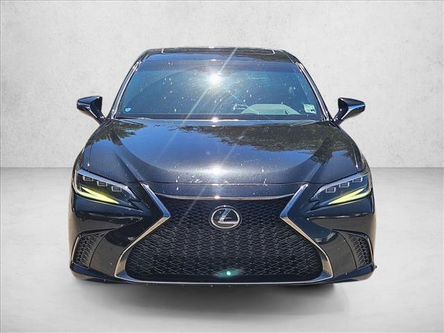 Lexus ES 2022