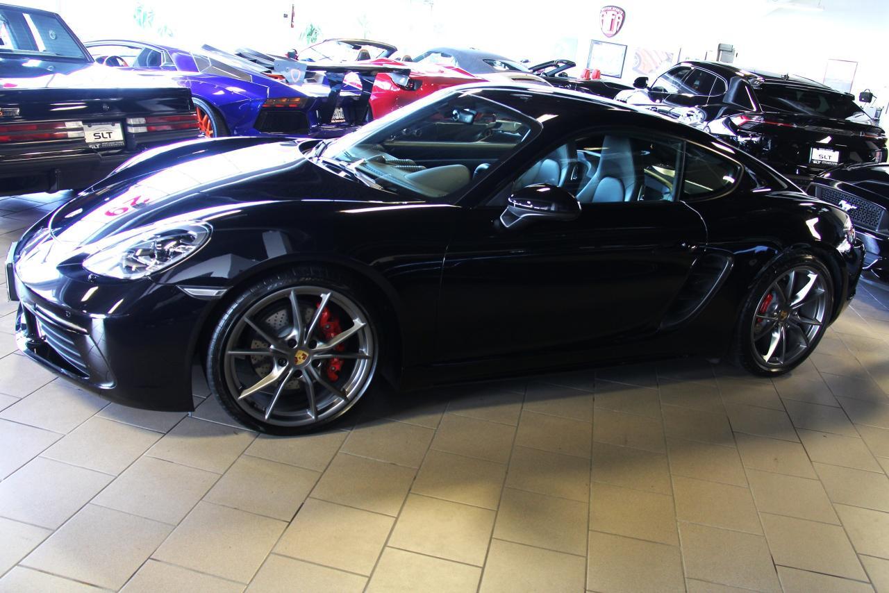 Porsche Cayman 2024