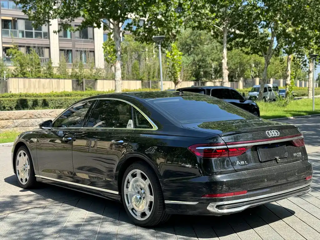 Audi A8 2023