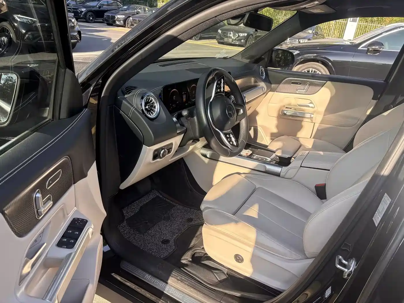 Mercedes-Benz EQB 2022