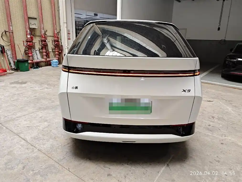 Xpeng X9 2025