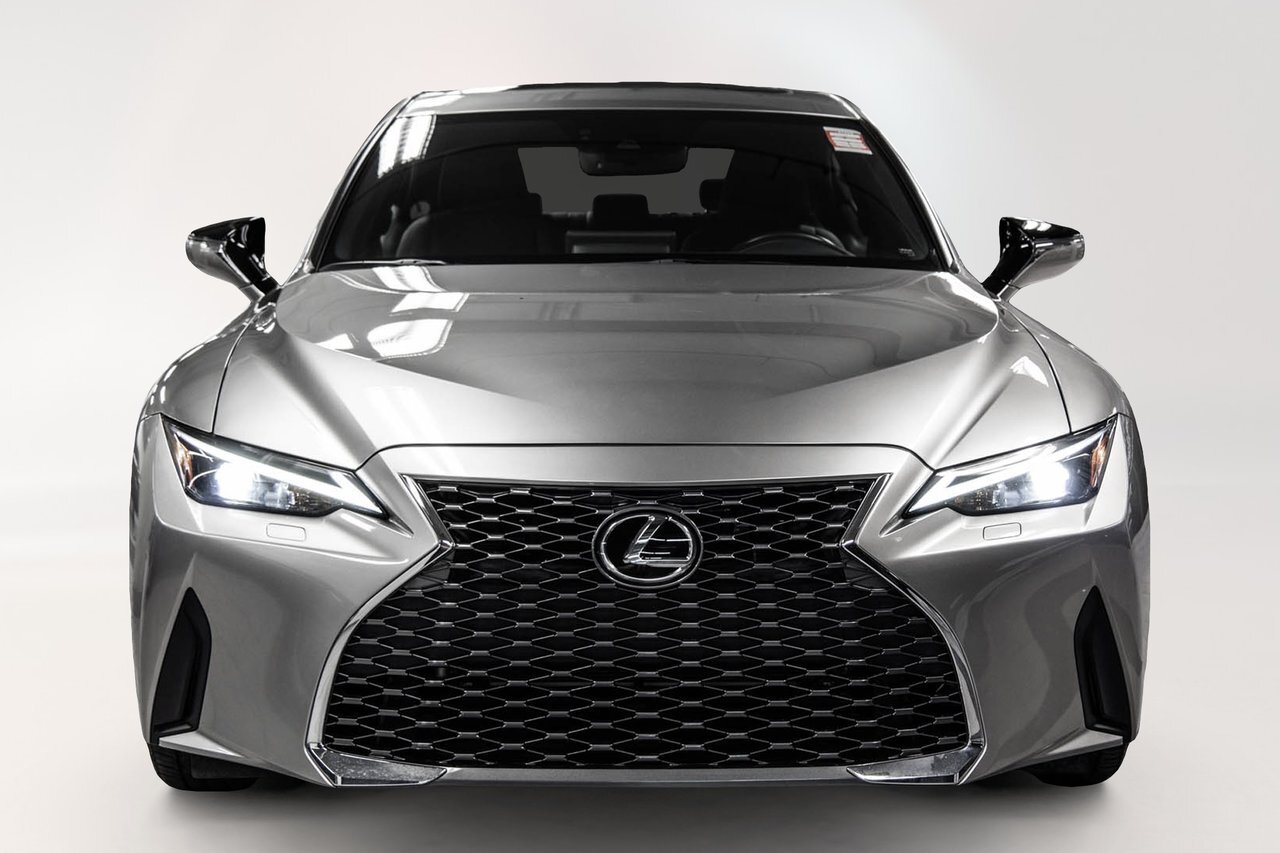 Lexus IS 2022