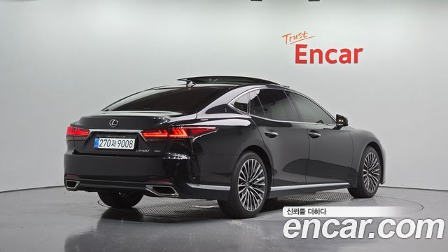 Lexus LS 2024