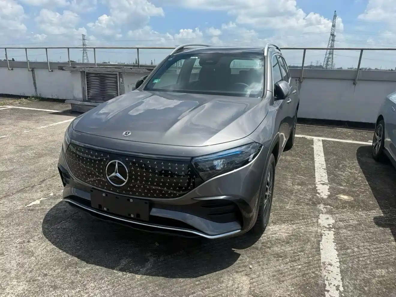 Mercedes-Benz EQB 2026