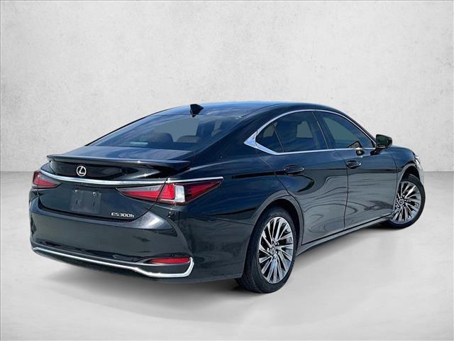 Lexus ES 2024