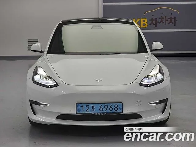 Tesla Model 3 2022