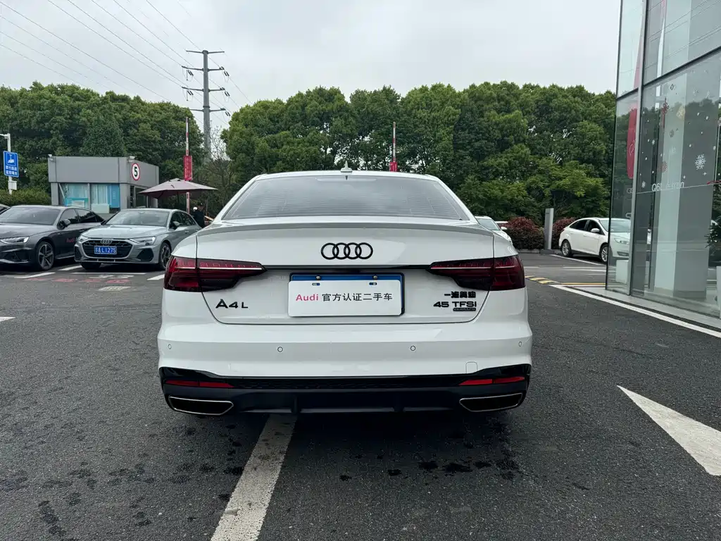 Audi A4 2023