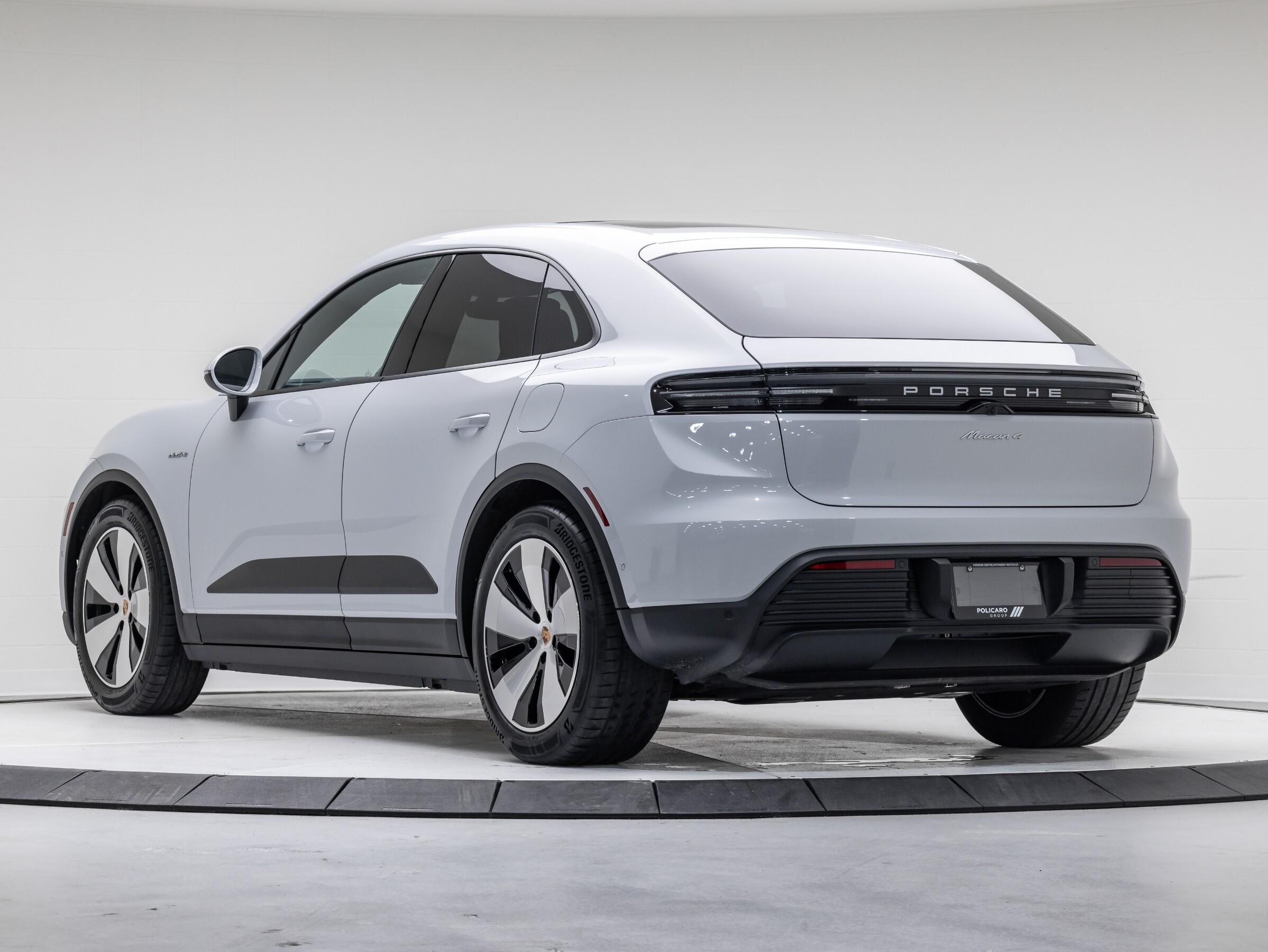 Porsche Macan 2024