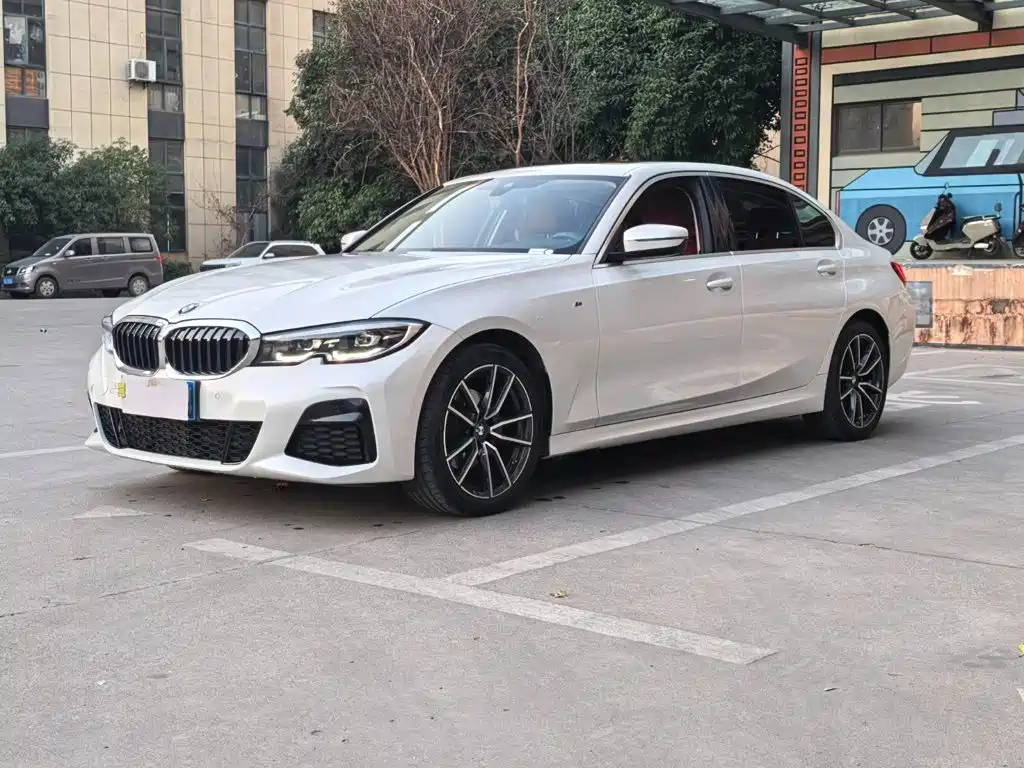 BMW 3 серии 2022