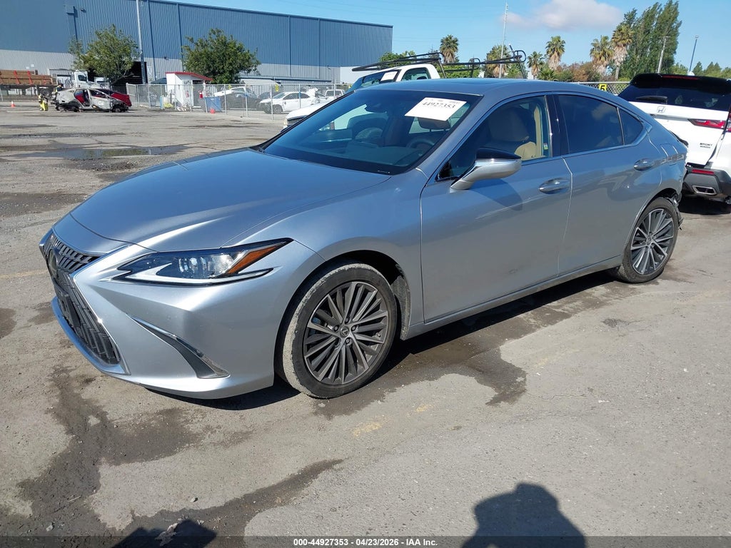 Lexus ES 2022