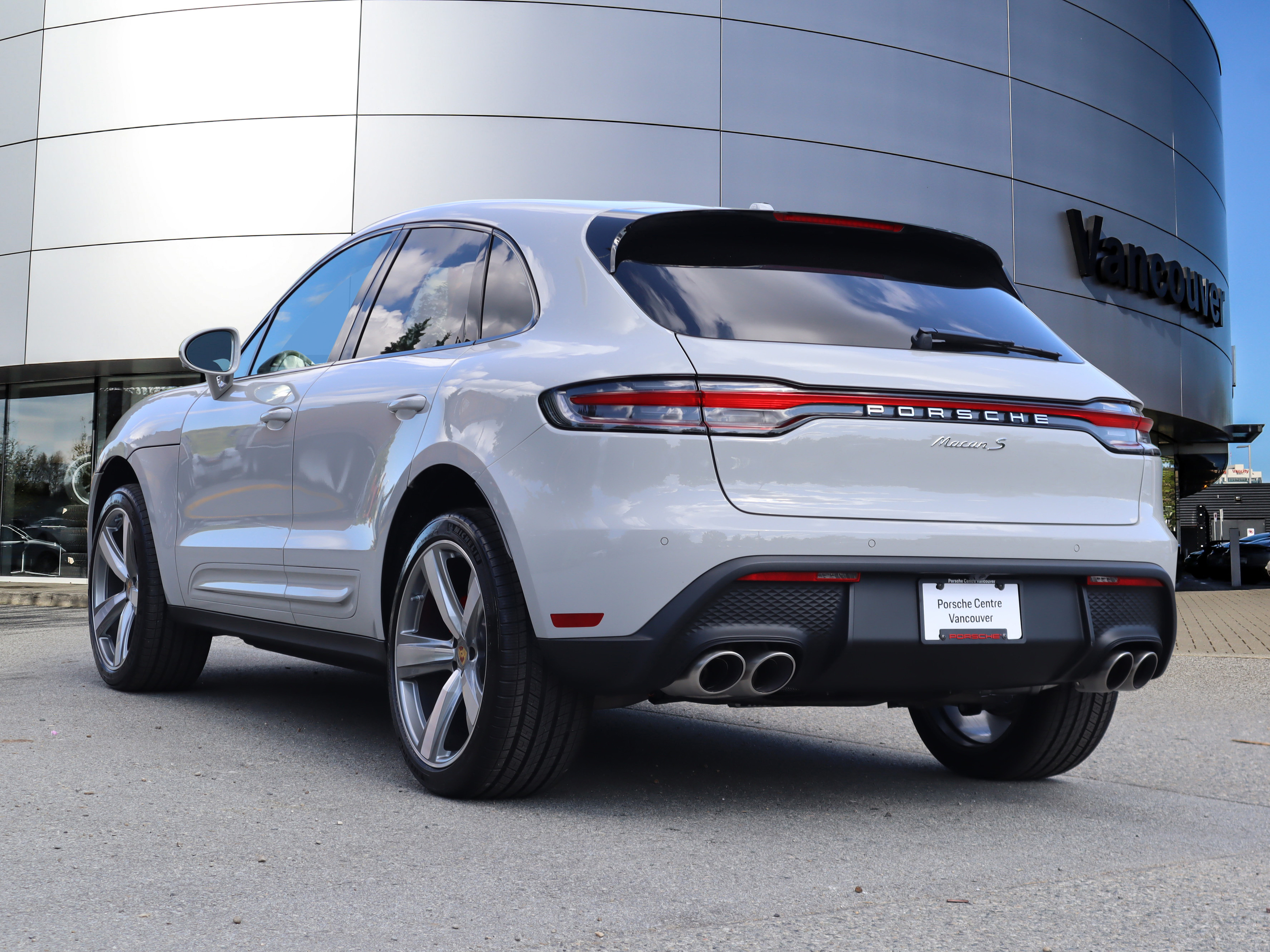 Porsche Macan 2025
