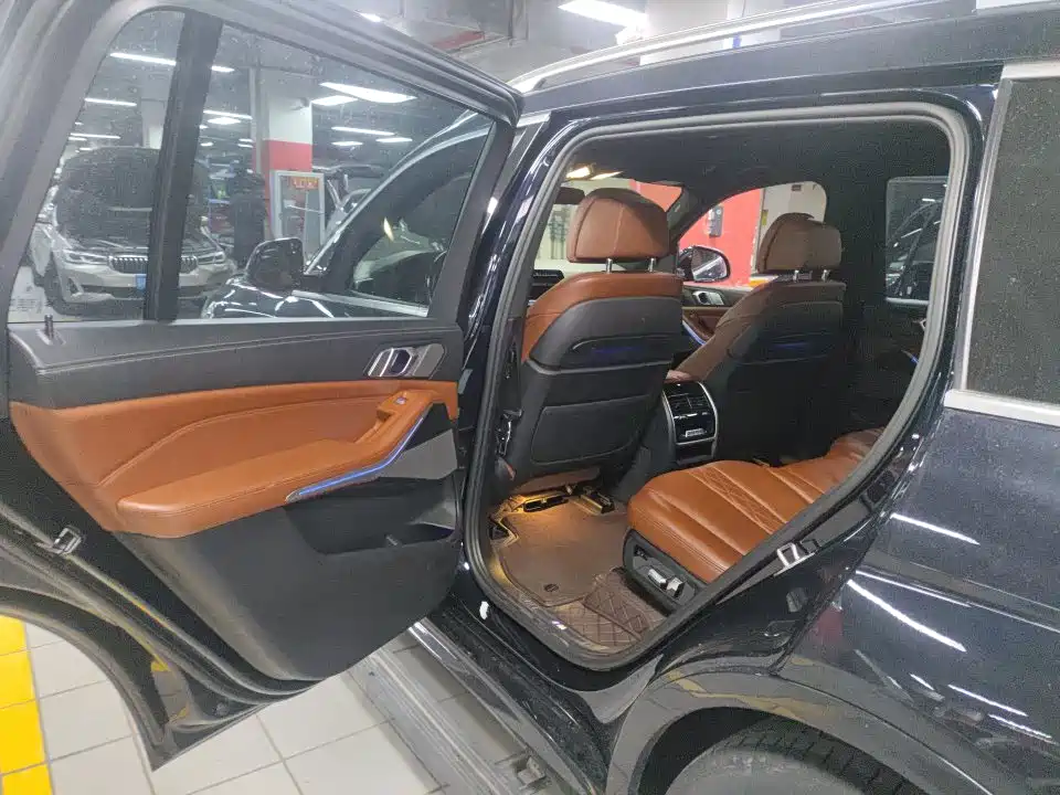 BMW X7 2021