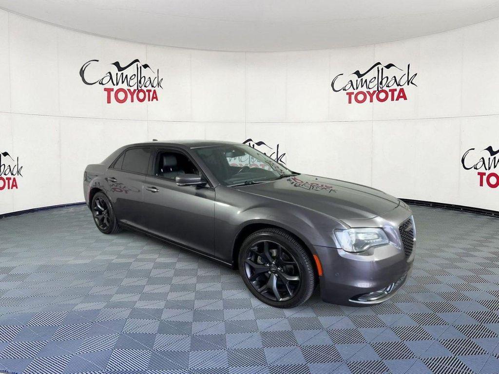 Chrysler 300 2021