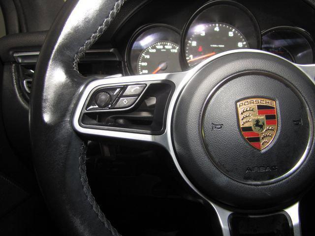 Porsche Macan 2021