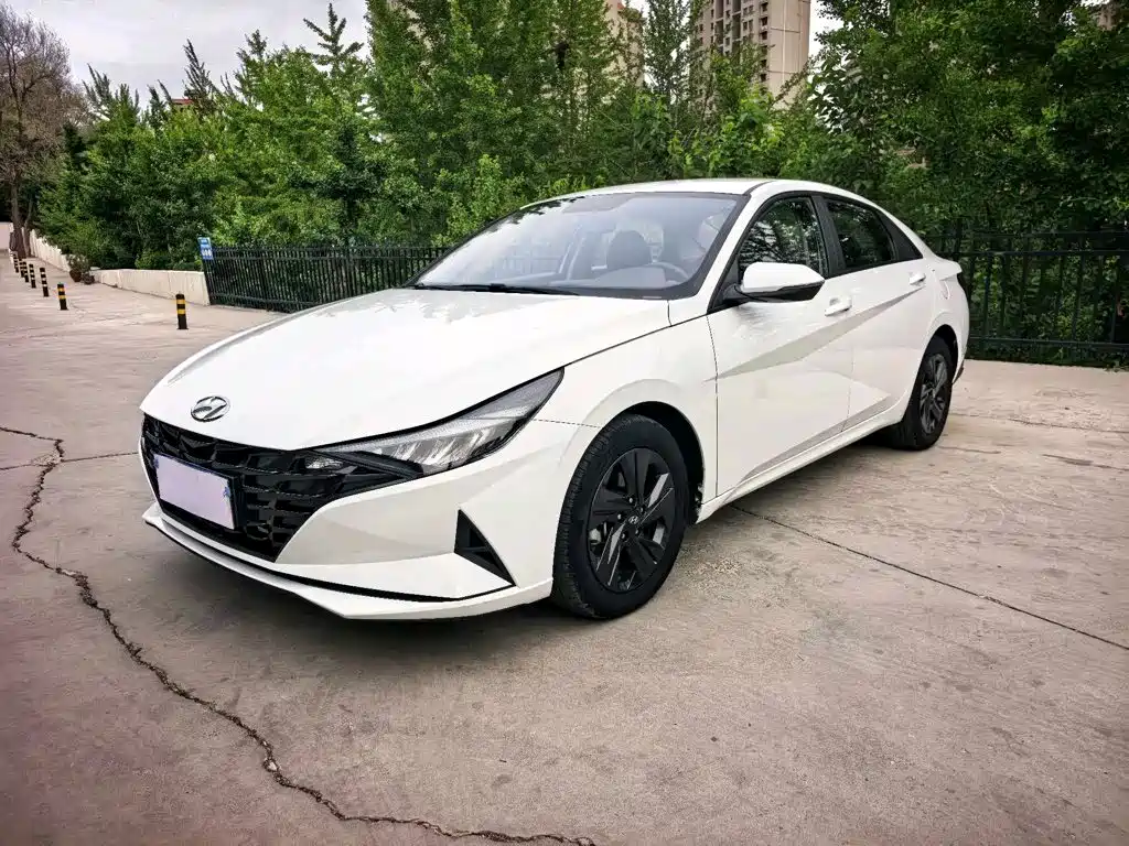 Hyundai Elantra 2023